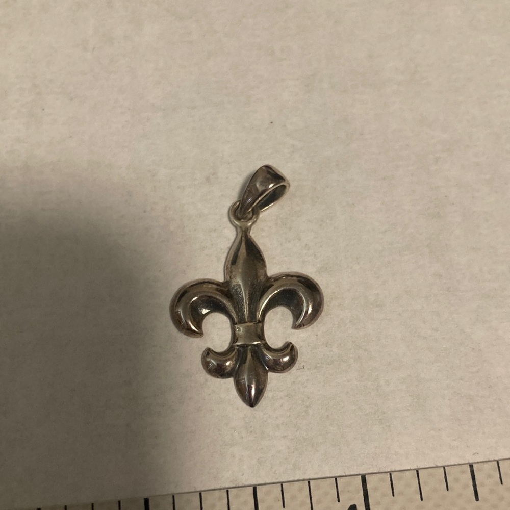 Sterling silver fleur de lis charm